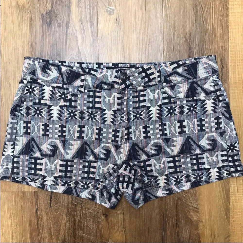 Jack BB Dakota Embroidered Shorts sz 10